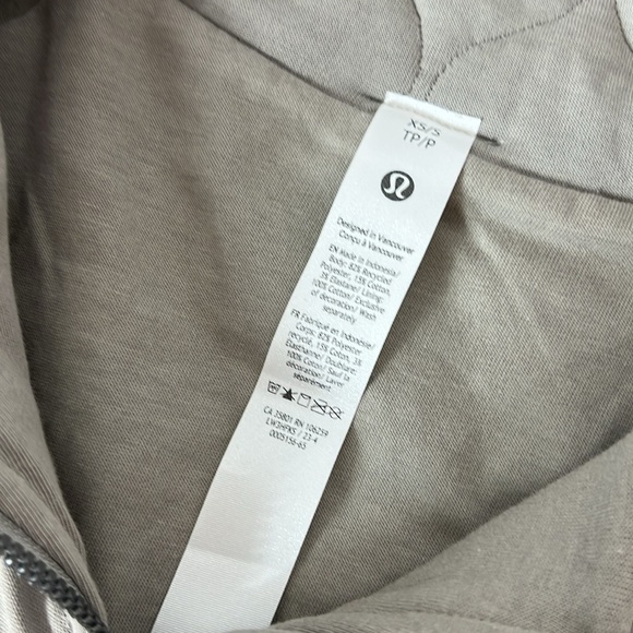 Lululemon  Sz XS/S Scuba Oversized Quilted Half Zip in Riverstone NWT - Picture 4 of 11